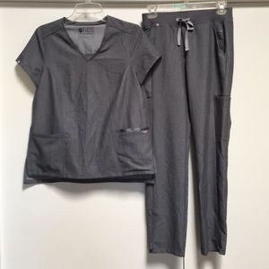 Figs graphite scrub set